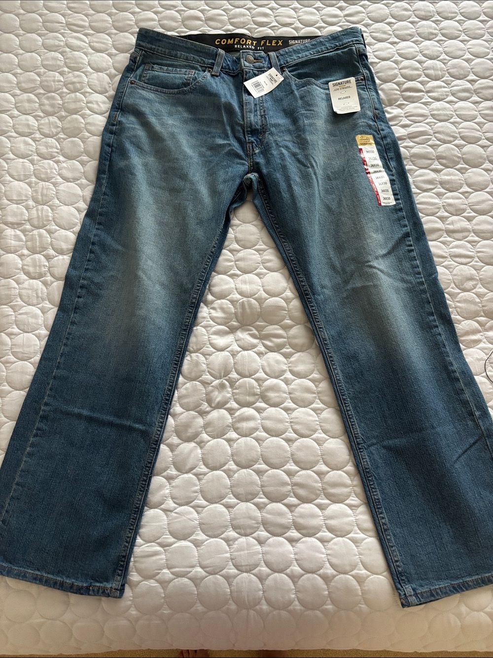 NWTs Levi Strauss Signature Men's Relaxed Fit Jeans